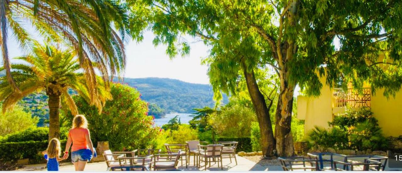Mazet « Domaine De La Pinede » Appartement Le Lavandou Buitenkant foto